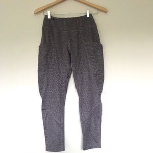 ⭐️!!BundleSale!! Fly low leggings